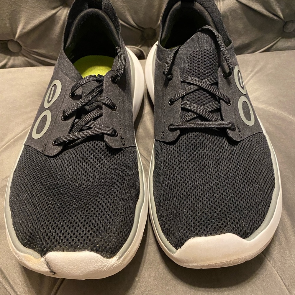 OOFOS Men's Black and Gray Shoes - Picture 3 of 7
